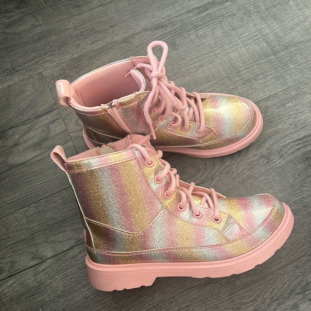 NEW Ugg boots size 3